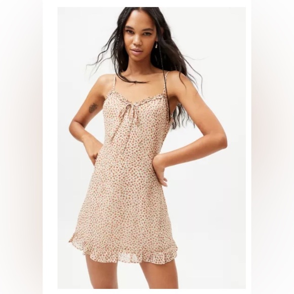 URBAN OUTFITTER’S DRESSES. NWOT’s. PERFECT FOR SPRING OR SUMMER ❤️ - Picture 3 of 10